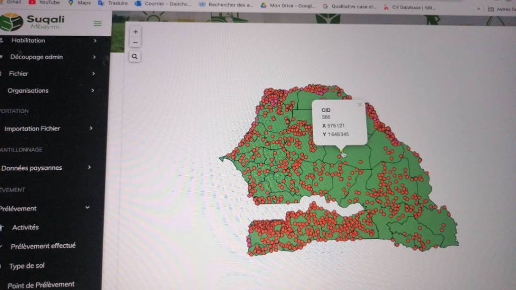 Interface SIG de Suqali Mbay Mi montrant les points de prélèvement sur la carte du Sénégal